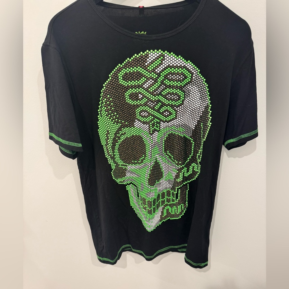 Ayguey Black and Green Skull Beaded Graphic Tee size medium NWT